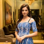 Shruti Sharma Instagram - A wonderful evening at @deltin_life 💙 Wearing @aachho Jwellery @stylebyriyajn . . #deltinroyale #deltin #goadiaries #goa #travelgram #travelling #explore #shrutisharma #casino Deltin Royale
