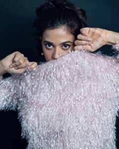 Shruti Sharma Instagram - Love love love 😘

Hair: @glam_up_with_aarti
Stylist: @__kavita__29__
Outfit: @madaboutfashion_kejal
Makeup 🙋 #me
📸 @nikhil.p.sawant

#shrutisharma  #postoftheday #instafashion 
#stayhealthy #stayhappy 😌