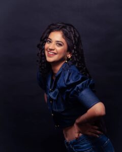 Shruti Sharma Instagram - I chose #happy 🤪
#denim
#curls

Photographer: @sumitsenphotography
Makeup: @sunny_makeup_artist
Style partner: @stylingyoursoul
Outfit: @needleskillbymaanya 
Jewellery by: @ethnicandaz
Shoot managed by: @greenlight__media

#smile #pose #click 
#blue 
#shrutisharma #photoshoot #actor