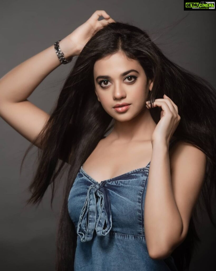 Actress Shruti Sharma HD Instagram Photos and Wallpapers July 2021 ...
