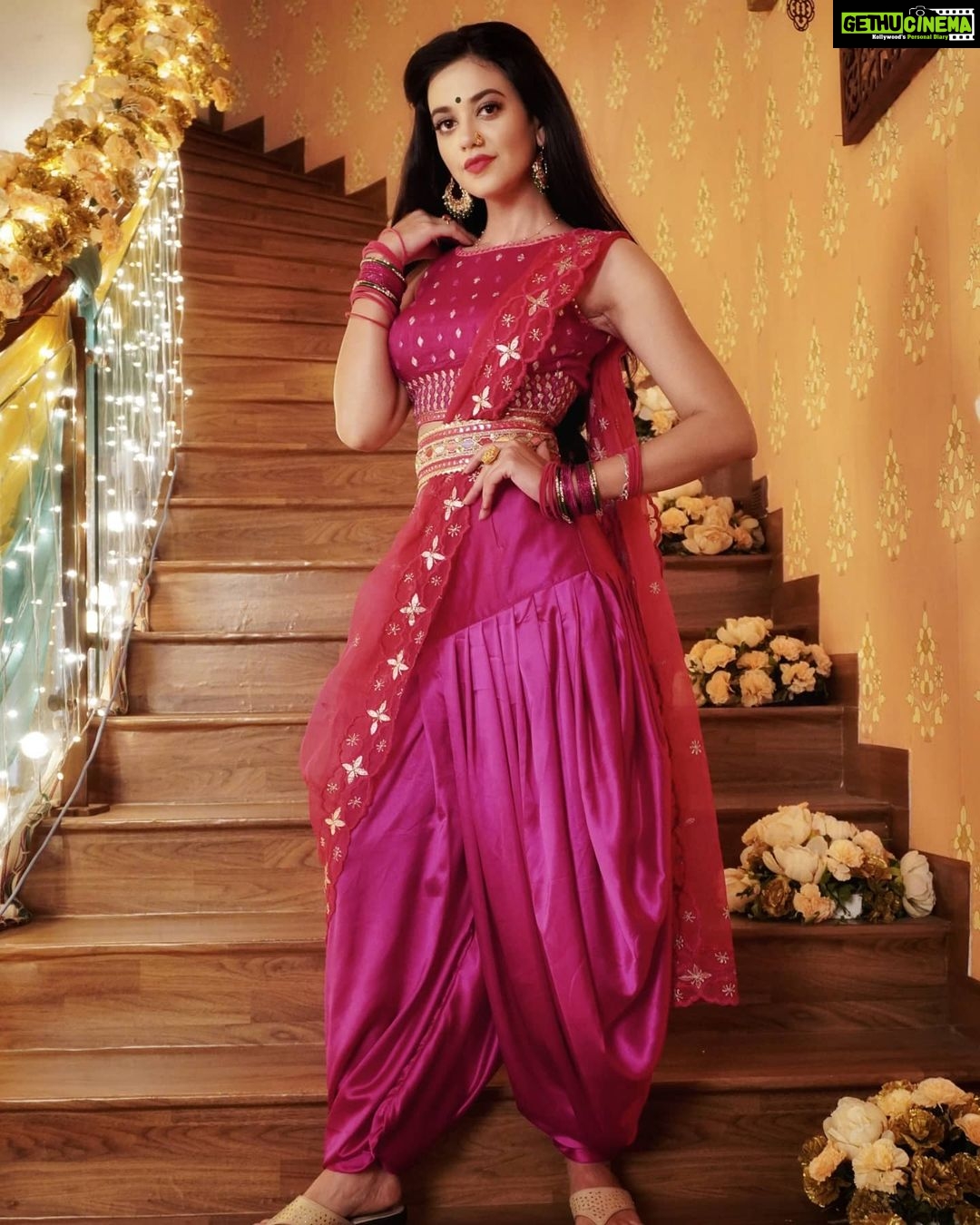 Shruti Sharma - 99.8K Likes - Most Liked Instagram Photos