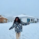 Shruti Sharma Instagram – Myon-Rya-dee 💜
Myon-Zuva ❄️✨

#dream #life #bucketlist ☑️ #kashmir #jannat Pahalgam Kashmir