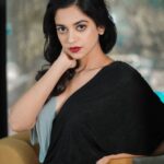 Shruti Sharma Instagram - So, You were saying something..?? 🤍🖤🤍 . . . Styling: @styleitupbyaashna Outfit: @madaboutfashion_kejal Photography📸 @sumit_sen_photography Makeup: @sunny_makeup_artist Location courtesy- @clubbombayatsheeshaskylounge Location Facilitation- @picturenkraftofficial @parulchawla9 #shrutisharma