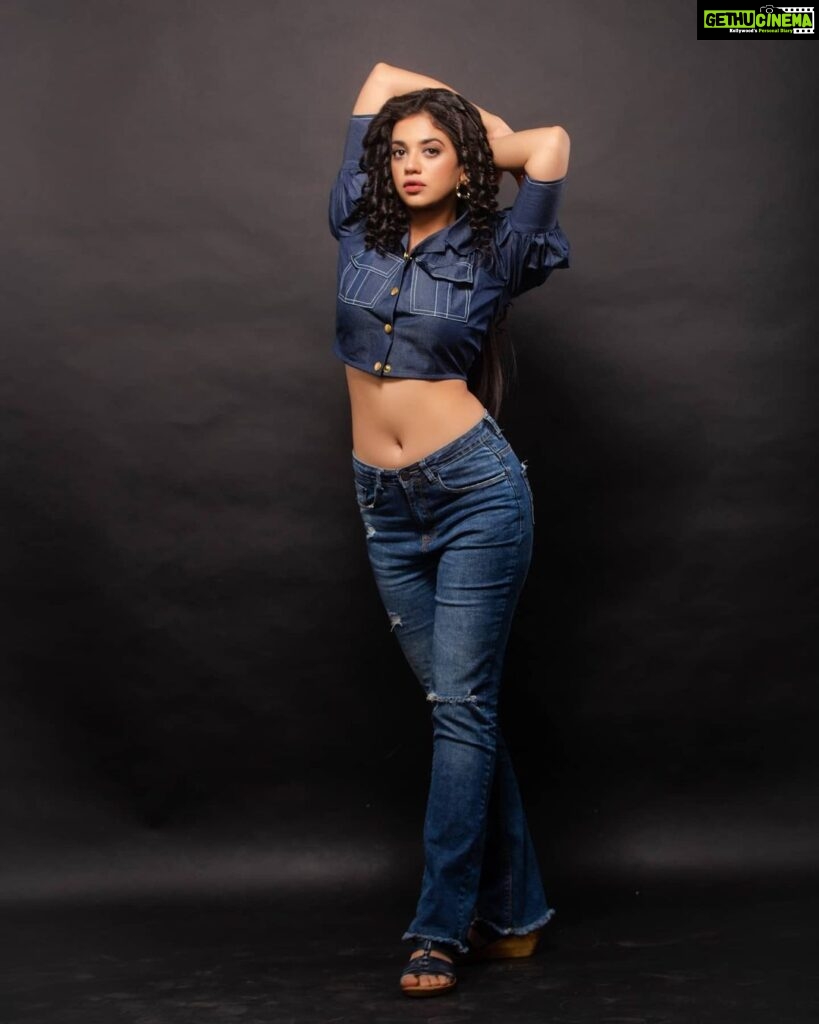 Actress Shruti Sharma HD Instagram Photos and Wallpapers August 2021 ...