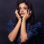 Shruti Sharma Instagram – I chose #happy 🤪
#denim
#curls

Photographer: @sumitsenphotography
Makeup: @sunny_makeup_artist
Style partner: @stylingyoursoul
Outfit: @needleskillbymaanya 
Jewellery by: @ethnicandaz
Shoot managed by: @greenlight__media

#smile #pose #click 
#blue 
#shrutisharma #photoshoot #actor