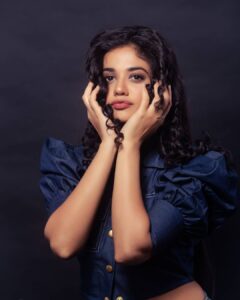 Shruti Sharma Instagram - I chose #happy 🤪
#denim
#curls

Photographer: @sumitsenphotography
Makeup: @sunny_makeup_artist
Style partner: @stylingyoursoul
Outfit: @needleskillbymaanya 
Jewellery by: @ethnicandaz
Shoot managed by: @greenlight__media

#smile #pose #click 
#blue 
#shrutisharma #photoshoot #actor
