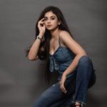 Shruti Sharma Instagram – Owning my mess like …☄️💙

Photographer: @sumitsenphotography
Makeup: @sunny_makeup_artist
Shoot managed by: @greenlight__media

#shrutisharma #portraitphotography #photoshoot #actor #denimlovers