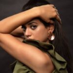 Shruti Sharma Instagram - Take risk. Commit mistakes. Learn something new🤓. 🌼 Photographer: @sumitsenphotography Makeup: @sunny_makeup_artist Style partner: @styling.your.soul Outfit: @needleskillbymaanya Jewellery by: @ethnicandaz Shoot managed by: @greenlight__media #shrutisharma #instadaily #outfitoftheday #portraitphotography #photoshoot #actor