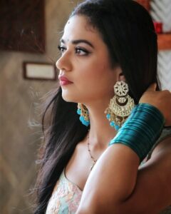 Shruti Sharma Instagram - Kinda Sweet... Kinda Savage...💋🤫 Wearing @praanavsrathod Makeup @yogesh_gupta4545 Hair @amina_shaikh_4000070 📸 @arun.suman.12 #justqueenin #pose #click #post #kahani #NamakIsskKa #shrutisharma #actor #weekend #vibes #postoftheday Mumbai, Maharashtra