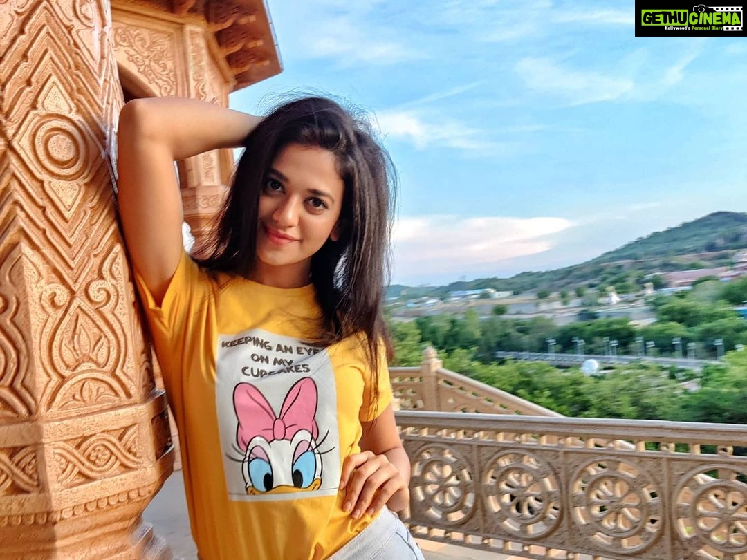 Shruti Sharma Instagram - Sharing one of my most favourite places in #ramojifilmcity :- #HAWAMAHEL , thankful for the time I spent & memories I made here......π #livedmybestlife #bestmemories #hawamahel #actorslife #hyderabad #shrutisharma #travelphotography #travelgram Ramoji Film City
