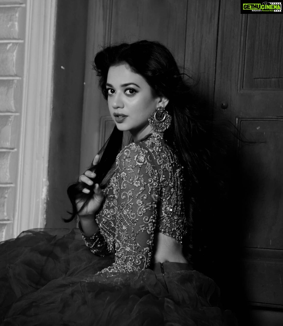 Shruti Sharma - 99.6K Likes - Most Liked Instagram Photos