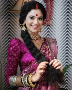 Shruti Sharma Instagram - Kya Haqeeqat hai....
Kya Kahani hai..!!
💜
#namakisskka 
Wearing @praanavsrathod 
Hair @aminashaikh3388 
Makeup @yogesh_gupta4545 
Styled by @muskan_bajaj02081987 ♥️

#lookbook 
#shrutisharma 
#indianattire 
#saree
📸 @arun.suman.12