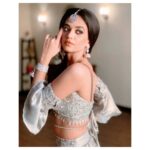 Shruti Sharma Instagram - #chamcham 💖 👗& Styled by @praanavsrathod Makeup & 📸 @yogesh_gupta4545 Hair by Pramila di #namakishqka #chamcham #kahani #stagelook 2 #silver #arabian #style #shrutisharma