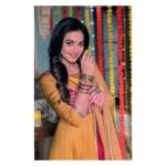 Shruti Sharma Instagram - शुभ धनतेरस 🧡 . . #firstlook #kahani #chamcham #namakisskka @colorstv #comingsoon 📸 & Makeup @yogesh_gupta4545 #shrutisharma #actor #different #roles #life #dewali #special 🥻 & Styled by @praanavsrathod Hair #pinkydidi