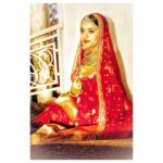 Shruti Sharma Instagram - My favourite Dhanak's bridal look😍 Yours?? #gathbandhan #dhanak #shruti #actors #tvdrama #love #shrutisharma #colors #colorstv #lifeisgood #bridal #bride 📸 @sanjay_n_jaiswal_photography 💅🏼💋 Makeup by Sachin Jadhav Hair💆🏻 @kanizfatima_123 Mumbai, Maharashtra