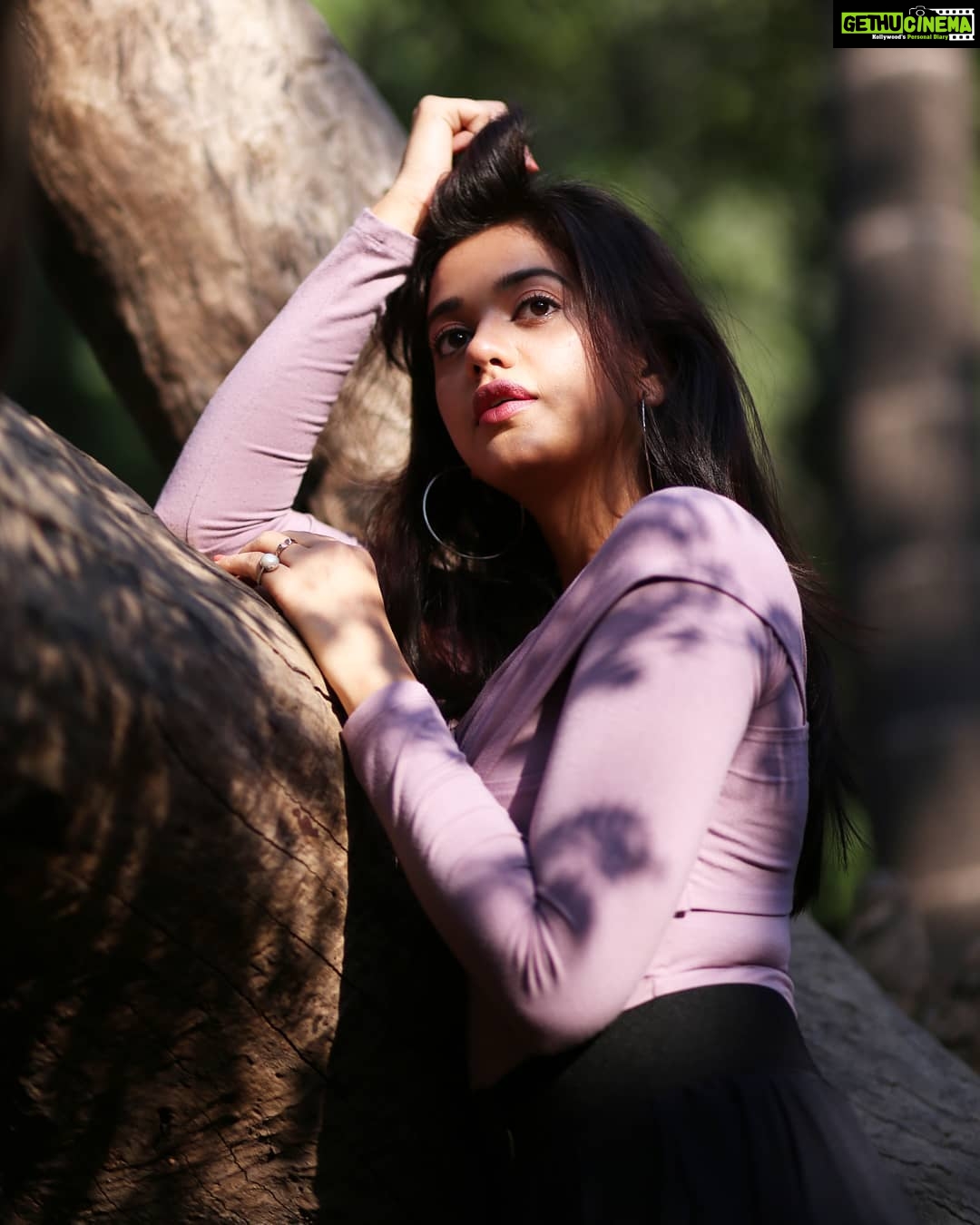 Shruti Sharma Instagram - I am an innocent girl with a sarcastic brain 💋...!! Love me or hate me, i'm always going to be in your mind. That's how I rule 👸..! . . . #quotesthatiown #shrutisharma #dhanak #actor #dreamer #believer #achiever Picture courtesy📸 @mr._mk_photographer Mumbai, Maharashtra