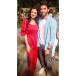Shruti Sharma Instagram - Happy endings are the best ones..💗 Another journey ended giving life to new friendships and bonds!! These people literally created #Jadoo on screen and offscreen. Thanks to all of you guys and our loving fan family. You were so supportive and loving. So positive!! Keep loving and spreading positivity ☺️💓 Thankyou for bringing smile on my face @officialaditisharma @vikramsingh_chauhan @garimasrivastav9 @vaibhavikapoor04 @gouriagarwal @bhattacharya.richa @seema_azmi @jaswinder_gardner @the__shehzadaaa @shrawankumarroy and the whole direction team. Whole spot and production team😊. #yehjaduhaijinnka Lots of love to all 💓. @gulenaghmakhan @atifcam @muskan_bajaj02081987 Thankyou for giving me #SHAYARI ❤️ #yjhjk #shayari #shrutisharma