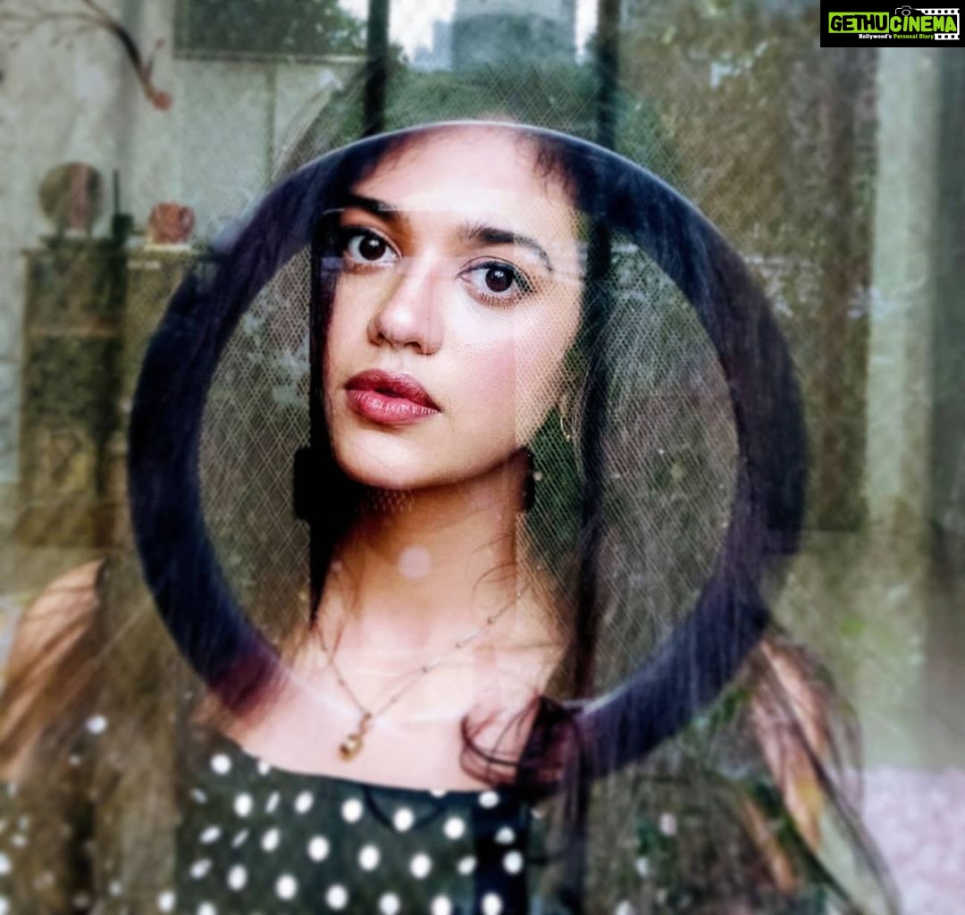 Shruti Sharma Instagram - I am a rare combination of 𝓗𝓸𝓽, 𝓼𝓽𝓻𝓸𝓷𝓰 & 𝓼𝔀𝓮𝓮𝓽 ...!!! . . . . . #myquotes #myclics #photographyskills #capturingmoments #posingforthecamera #quarantine #photoshoot #quarantinelife #polkaseries