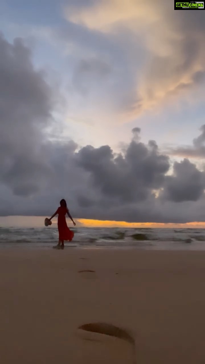 Shruti Sharma Instagram - One step a time…. Don’t rush… Breathe and Smile 💕 @cinnamonbentotabeach @cinnamonhotels @goldcoastfilmsofficial Outfit @neofaaofficial Accessories @style.source.rent #cinnamonhotels #cinnamonbentotabeach #inspiringmoments #visitsrilanka #reels #travelgram #trending #reels #life