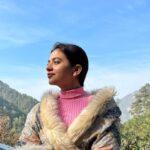 Shruti Sharma Instagram – Peace ☮️ 
Unexpected moments are surreal !!
Cherish life✨
Happy new year 💜

#trips #mountains #positiveenergy #theuniversehasyourback Kainchi Dham- Baba Neem Karoli