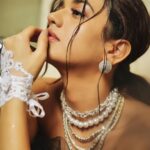 Shruti Sharma Instagram - I know I am RARE 🧸⚔️✨ Stylist - @rimadidthat Photographer - @ashish_sawant__ Makeup - @celebsmakeupbysejal Hair - @abidansanri outfit - @zeel_ritu_agarwal Jewelry - @stylingcityy Location - @courtyardmumbai Team - @greenlight__media #classy #sassy #jwellery #fashion #queen