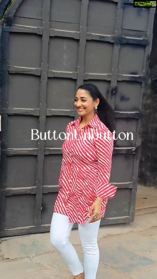 Shruti Ulfat Instagram - All love for Button Unbutton from @shrutiulfat π Embracing the fabric quality as she talks about the comfort that comes with wearing our tribe! Button Unbutton, Made with β€οΈ #buttonunbutton #organiccotton #sustainable #wearthetribe #fashion #fashionreel #reelsindia #instagramindia