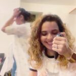 Shruti Ulfat Instagram - To the tune 🤣 #chittybytes #roflreels . . . #reelitfeel #funnyreel #reelwithfeel #comedyreel #chitrashirawat #shrutipanwar Mumbai - मुंबई