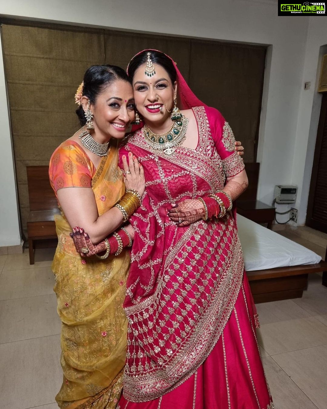 Shruti Ulfat Instagram - Pyaare jodi ki pyaari Shaadi.. blessings n love to ya both JYOTI n TUSHAR .. have a beautiful journey of love n togetherness.. loads fun m love @aslijyotisharma @nakhreywala @indirakrishna101 Delhi, India