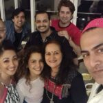 Shruti Ulfat Instagram - What a beautiful ,full and a splendid evening we had… Pahadis by birth n by heart came together…thank you Prakash n Rachna for being such warm hosts and Ofcourse Satish ji for getting us all under one roof … 🙏🤗 . The songs of the 80’s , the strumming of the guitar , the voices of many.. created an awesome ambience. . . . #shrutipanwar #pahadi #pahaditoli #uttrakhadees #evening #togetherness #happiness #food #friends #fun #music #songs #somuchfun #love #life #laughter @iomprakashbhatt @shivpurihimani @satishuk69 @tigmanshu_d @maheshmanjrekar @sudanshu_pandey @almostbharat @chitrashi @dhruvaditya_ @sweetywalia11 @iamparitoshtripathi @shaanmishra1