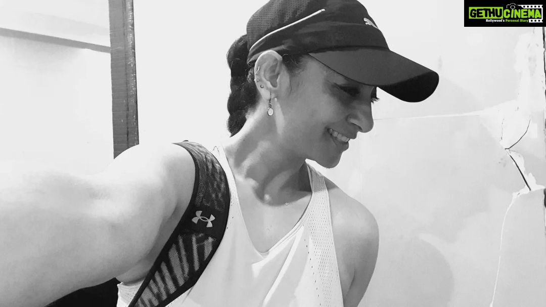 Shruti Ulfat Instagram - I am all Colourfull.... . . . #shrutipanwar #actor #actorslife #fitnesswoman #fitnessfreak #healthiswealth #passion #perserverance #power #positivity #stayStrong #stayfit #stayYou #stayLove #🤍🌞shruti