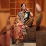Shruti Ulfat Instagram - Gautama Rani Sarkar... how I enjoy playing this character...a historical show.. #Punyashlokahilyabai ... amazing part of my proffession.. living various characters in one life.. and also learning about our history. I feel blessed..coz I am doing what I love to do.. express n perform n live. . . . #shrutipanwar #actor #actorslife #happy #blessed #❤️🌞shruti #punyashlokahilyabai #historical #series #dashami #sonytv . @dashami_official @sonytvofficial pic courtesy @nidhianjuchaurasia thanks love for clicking these❤️