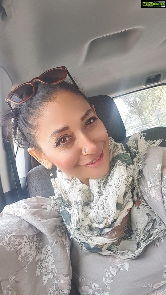 Shruti Ulfat Instagram - 🤍 . . . #delhi #delhishoot #travel #fun #happiness #blessed #shrutipanwar #actor #actorslife #rohitshettypicturz #webseries #amazonprime #🤗🙏