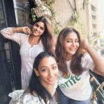 Shruti Ulfat Instagram – Beautiful yet crazee time spent at Moon’s home.. YummyFood.. Chitchat… aBitGossip…Coffee..Reel ..Pics… loads of love n bonding  @moonbanerrjee @sayantanighosh0609 
.
.
.
#shrutipanwar #actor #actorslife #friends #friendship #bond #love #togetherness #happiness #womenpower #happybirthday