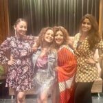 Shruti Ulfat Instagram – Dry Day pe party karne wale log 😝💃🌸 

Full Mazza with @officialdelnaazirani @sayantanighosh0609 @shrutiulfat and @moonbanerrjee abhi toh party shuru hui hai 🤓 Mumbai, Maharashtra