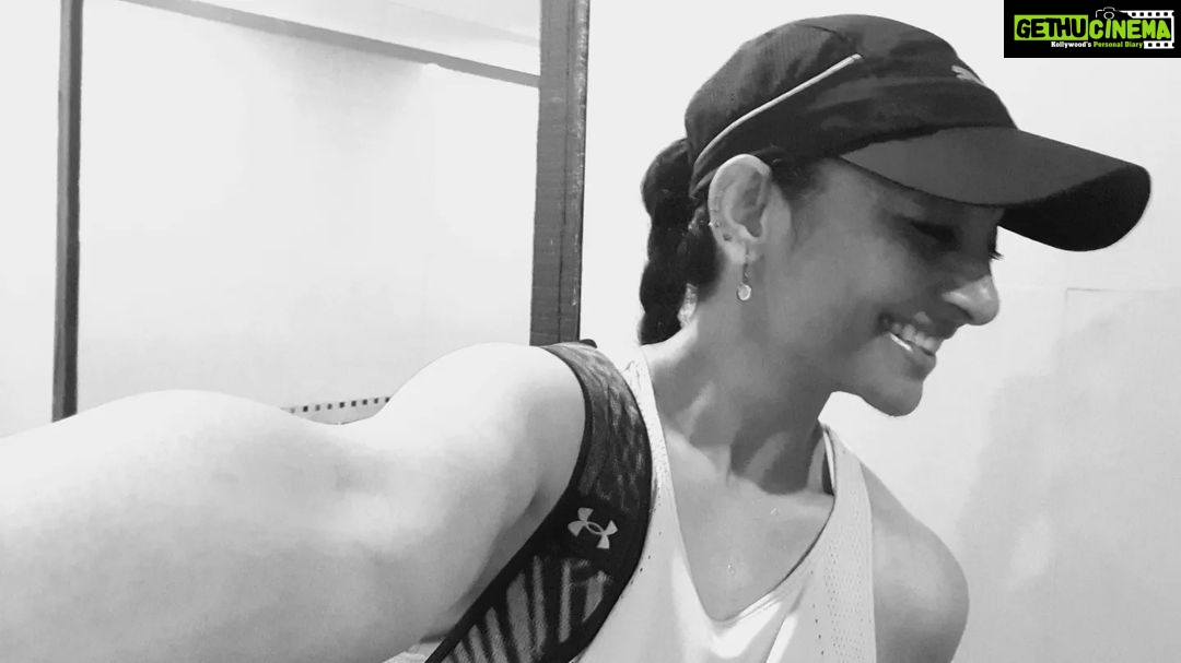 Shruti Ulfat Instagram - I am all Colourfull.... . . . #shrutipanwar #actor #actorslife #fitnesswoman #fitnessfreak #healthiswealth #passion #perserverance #power #positivity #stayStrong #stayfit #stayYou #stayLove #🤍🌞shruti