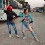 Shruti Ulfat Instagram – After Packup, itssssss 🩰❤️
#kaakinaad #dance #instagood #instareels #motivation #positivevibes #bollywoodmovies #bollyfashion #bollywoodsongs #tamilsongs Sania Studio Naigaon