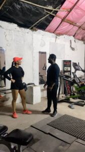 Shruti Ulfat Instagram - Har saal ki tarah aakhiri din mein sab chodke chale jaate hain… ek mera batameez shagridh hain jo jata hi nahi… Last day of 2022 celebration with this trending reel . With @shrutiulfat #louiskaakhada #stayfit #stayhealthy #happy2023 #jaanhaintojahanhain #reel #instareel #trendingreel #reelkarofeelkaro #zindabaad
