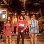 Shruti Ulfat Instagram - BIG BLOOPER watch till End 😝 @diaantalaviya @nidhianjuchaurasia Vc: @makeupwith__saurabh #nidhichaurasia #reelkarofeelkaro #reelsindia #reelsvideo #reels #reelsinstagram #reelkarofeelkaro #interiordesign #india #friendshipgoals #shooting Mumbai, Maharashtra