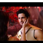 Sidharth Malhotra Instagram – Ayaan Kapoor faces the true test of temptation, Lust/Vaasna…

#Manike Song Out Now.
#ThankGod in cinemas this Diwali, on 25th October!

@ajaydevgn @norafatehi @indrakumarofficial #BhushanKumar #KrishanKumar @tanishk_bagchi @yohanimusic @jubin_nautiyal @ganeshhhegde @tseries.official @tseriesfilms