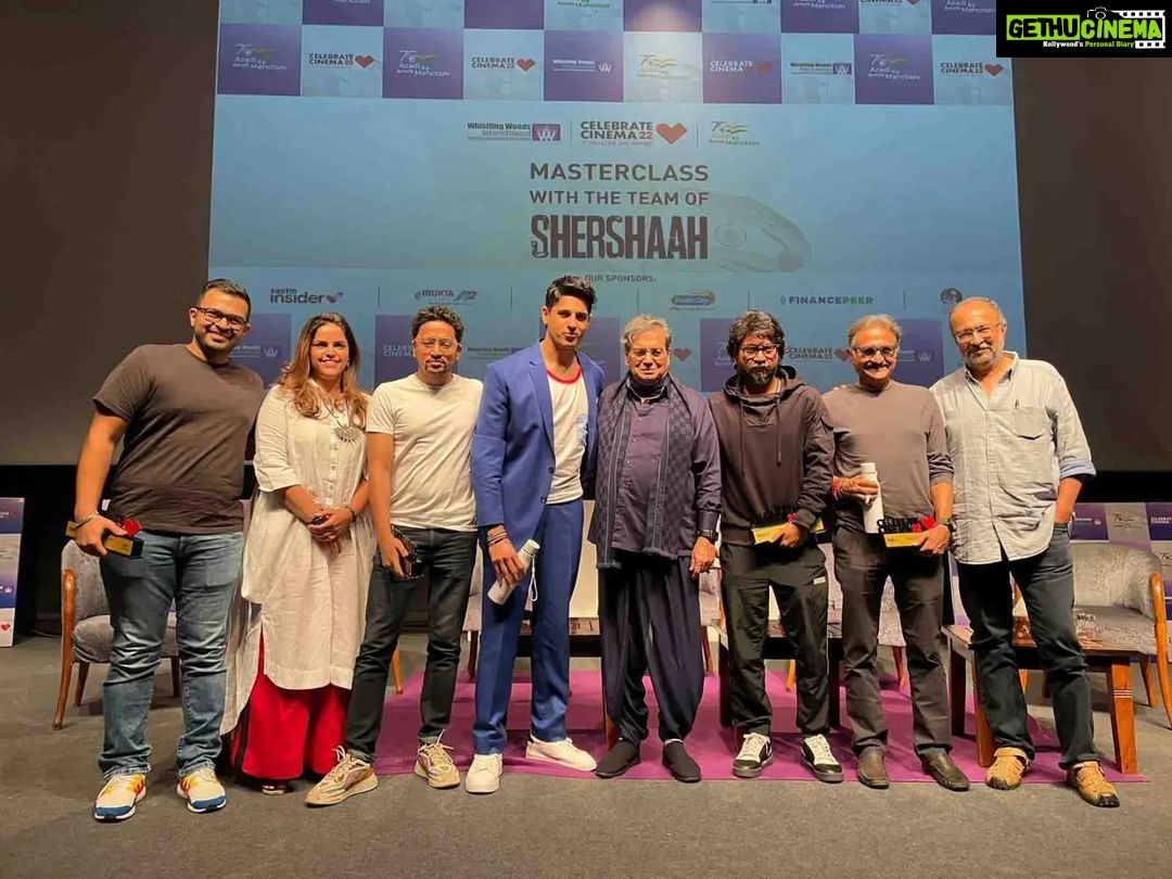 Sidharth Malhotra Instagram - Couldn't have celebrated #CinemaDay in any better way than this! It was such an amazing experience visiting @whistling_woods to share our #Shershaah journey with this brilliant batch of students.