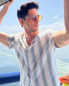 Sidharth Malhotra Instagram - "A day without
sunshine is like,
you know, night."
- Steve Martin  #shooting #life #waterbaby