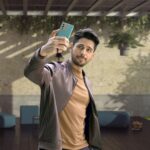 Sidharth Malhotra Instagram – Pictures shot on my #vivoV23Series are absolutely magical!
Welcome the world of magical selfies into your life with India’s first 50MP Eye AF dual selfie and capture each detail with 108MP Ultra Clarity rear camera. 

Head over to @vivo_india to buy your #vivoV23Series smartphone today. #DelightEveryMoment