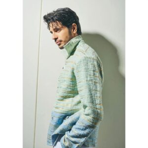 Sidharth Malhotra Instagram - “It’s not what you look at that matters, it’s what you see”
- Henry David Thoreau

Photographer - @kunalgupta91
Stylist - @thetyagiakshay
Asst. Stylist - @mayurinivekar

Make up Artist - @rizvan02
Hair Stylist - @ali19rizvi
Managed by - @parminderelan
