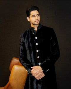 Sidharth Malhotra Instagram - Look for the magic in every moment 🖤
#NMACC 
@nmacc.india 
.
Outfit- @manishmalhotra05 
Photographer- @vidushi_gupta_official 
MUA- @rizvan02 
Hair Stylist- @ali19rizvi