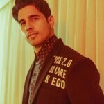 Sidharth Malhotra Instagram – Don’t just exist, live. ✨
.

Outfit: @manishmalhotra05 
Shoes: @shutiqofficial 
Styling: @harmann_kaur_2.0 
Photo: @dinesh_ahuja