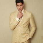 Sidharth Malhotra Instagram - Beige Rage 🥯