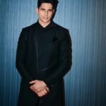 Sidharth Malhotra Instagram - Black Jack ♠️