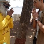 Sidharth Malhotra Instagram – Tapping feets, talking movies and a conversation towards a #HealthyFuture with the one & only @sadhguru 

Walking the trail of #SaveSoil for a better tomorrow.

Watch the full conversation now on Sadhguru’s YouTube channel.