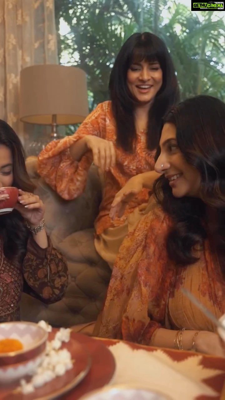 Simple Kaul Instagram - @ritukumarhq Celebrating Diwali with Ritu Kumar Home A Diwali soirée with #WomanofRK @simplekaul @yashaswineethepooh @natasha_singhchauhan @memoirs.of.dania @banuu_am Shot by - @kashish.narchal The collection is launching soon on www.ritukumar.com Music - Coke Studio Umair Jaswal #RituKumar #RituKumarHome