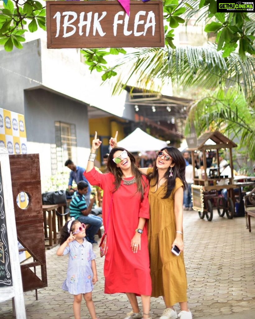 Simple Kaul Instagram - After 4 years we are coming back with Flea market once again !! and what better day than our birthday . We completing 5 years and this calls for a huge celebration . So we thought of doing a flea Mkt and live music on 20th December ! We would love to see you all Drop by & hv fun shopping and chilling 💁‍♀️🎁 🛍 Place : 1BHK Time : 11 to 7 Date : 20th December #1bhkflea #fleamarket #bombay #mumbai #mumbaidiaries #mumbaifoodie #mumbaibloggers #mumbaiblogger #mumbaikar